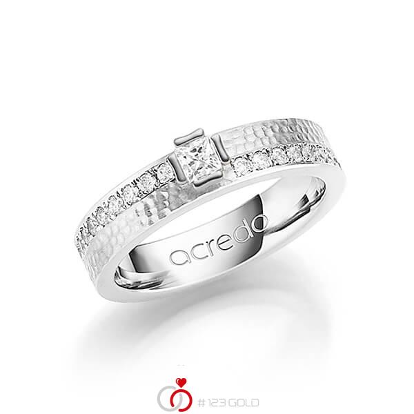 klassischer Trauring/Ehering in Weißgold 585 gehämmert Struktur mit zus. 0,74 ct. Brillant & Prinzess-Diamant tw, si von acredo - A-1247-7 klassischer Trauring/Ehering in Weißgold 585 gehämmert Struktur mit zus. 0,74 ct. Brillant & Prinzess-Diamant tw, si von acredo - A-1247-7